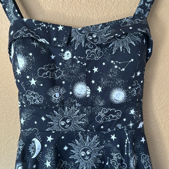 EvaRose Fold-over Fit & Flare Lunar Print Women Dress W/ Padded Bust & Pockets - Picture 2 of 10